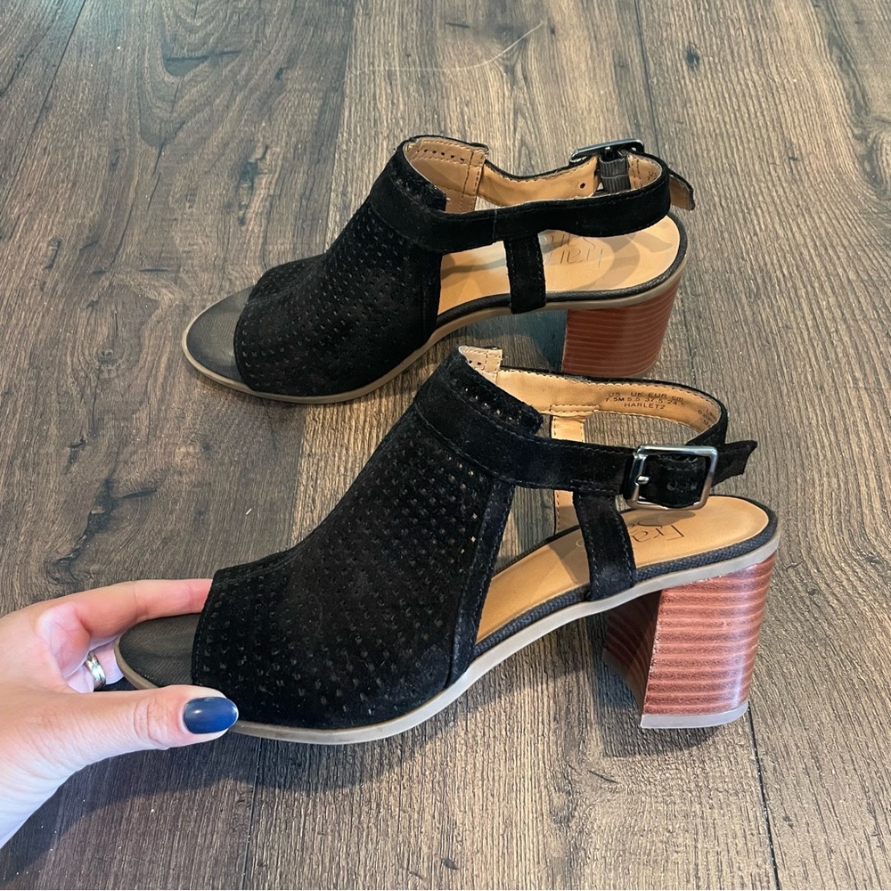Franco Sarto Black Lug Sole Sandals Women Size 7.5